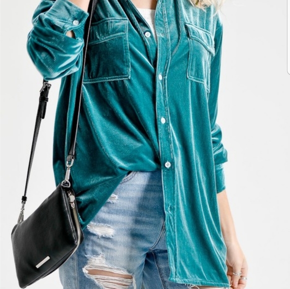 ⚜ Green Velvet Double Pocket Shirt - Picture 5 of 11